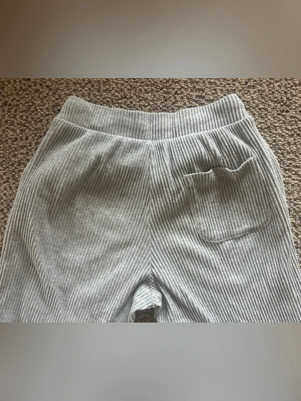 ALO Yoga Muse Sweatpants, Gray- size small